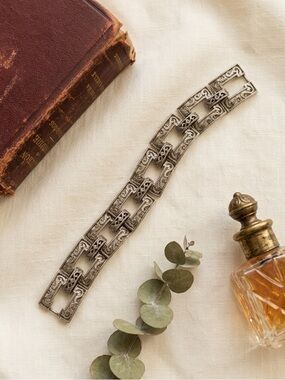 Elegant Silver Bracelet Vintage